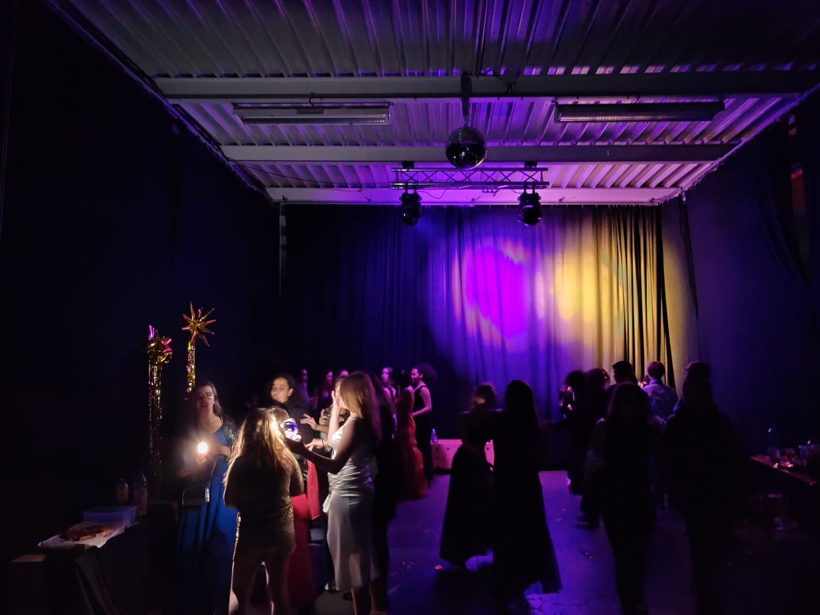 Illustration for the article : The middle and high school ball: an unforgettable evening