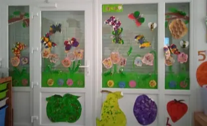 Illustration de l'article : La chenille qui fait des trous en Nursery et Petite Section