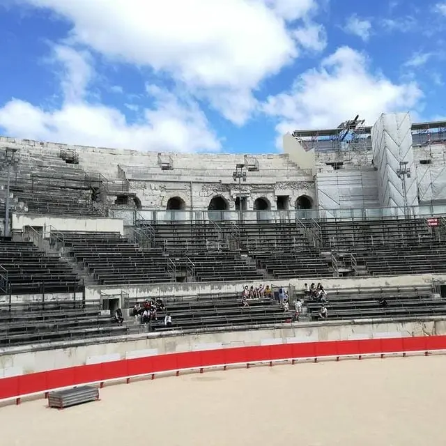 Illustration de l'article : Les 6e à la découverte de la Nîmes romaine